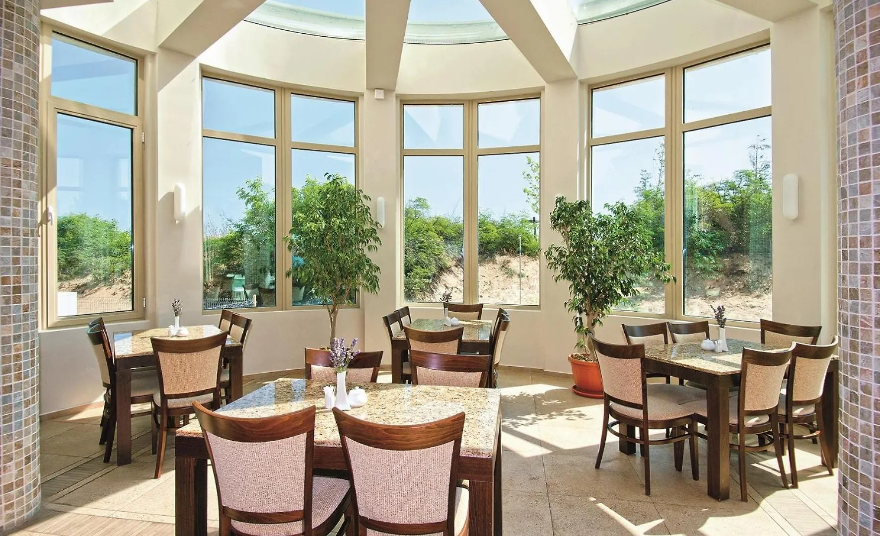 Jeravi Club Hotel Primorsko 4*,  Bulharsko
